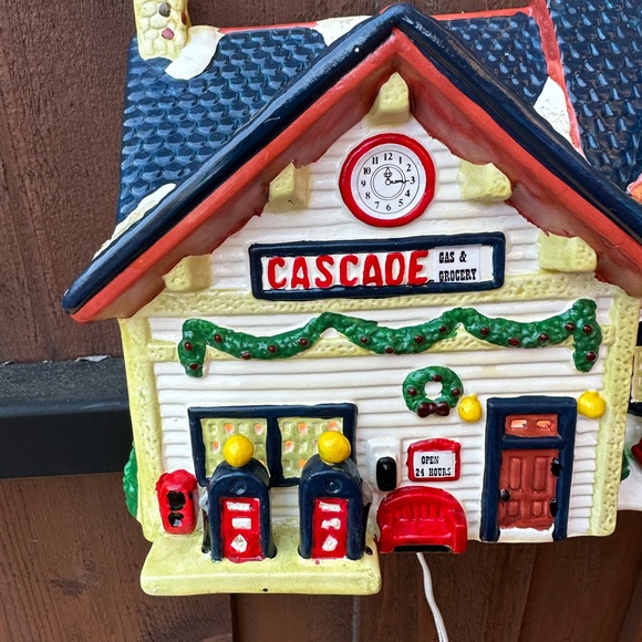 Vintage Christmas Village Gas & Grocery Store building Lighted Accent - Picture 8 of 13